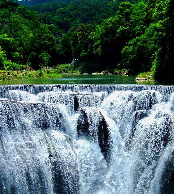 Shifen waterfall